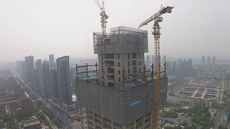 整體集成式附著升降腳手架
